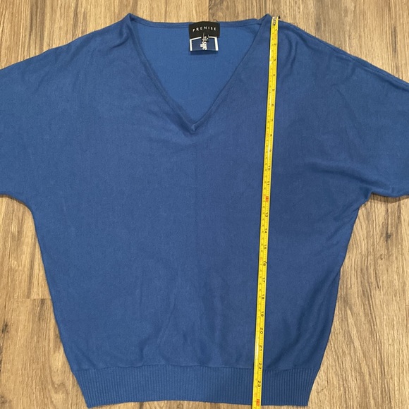 NWT Premise Blue V Neck Top XS - Picture 2 of 6